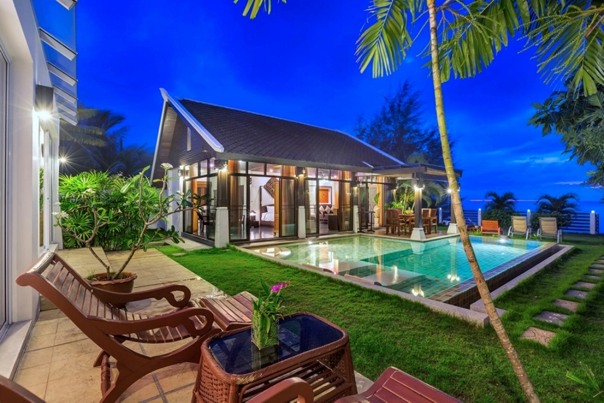 Emerald Sands - Beach Front 4 Bed Pool Villa Самуи Экстерьер фото